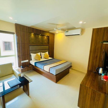 The Hydel Park Hotel Chennai Eksteriør billede