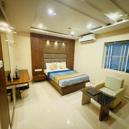 The Hydel Park Hotel Chennai Eksteriør billede