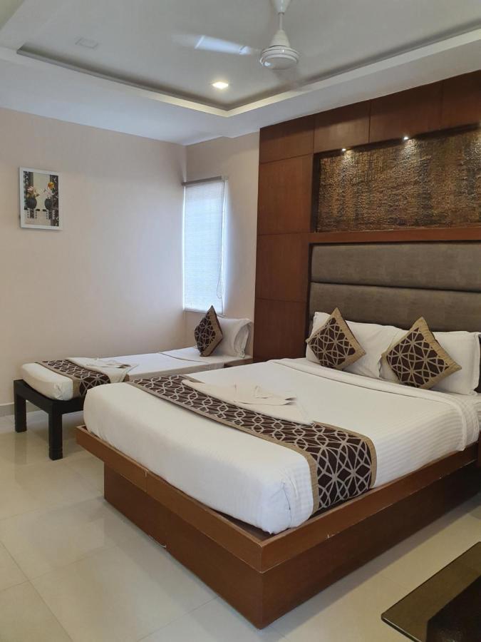 The Hydel Park Hotel Chennai Eksteriør billede