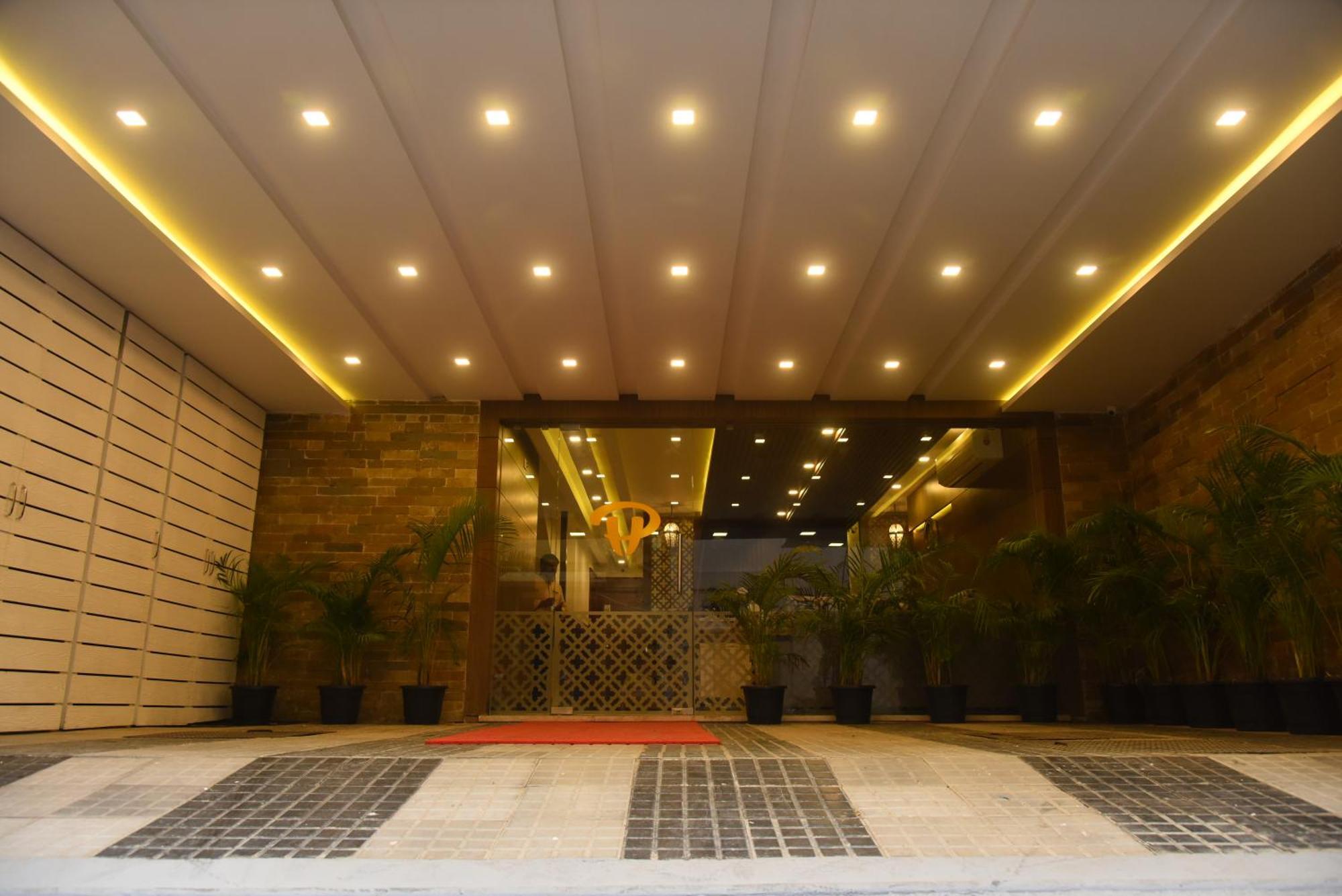 The Hydel Park Hotel Chennai Eksteriør billede