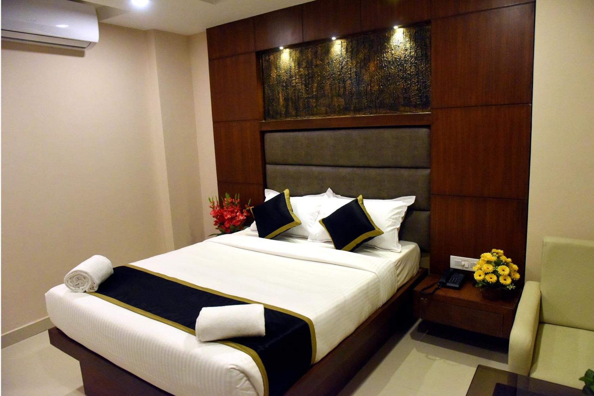 The Hydel Park Hotel Chennai Eksteriør billede