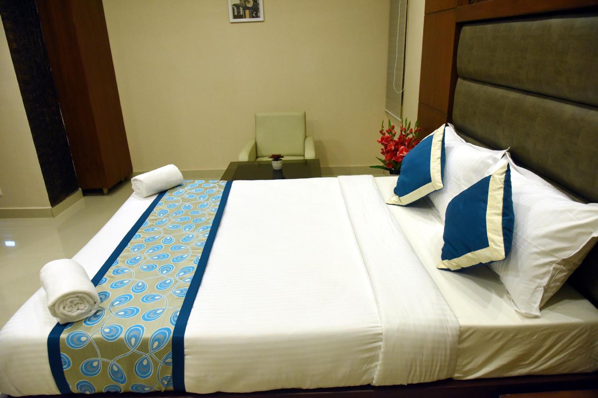The Hydel Park Hotel Chennai Eksteriør billede
