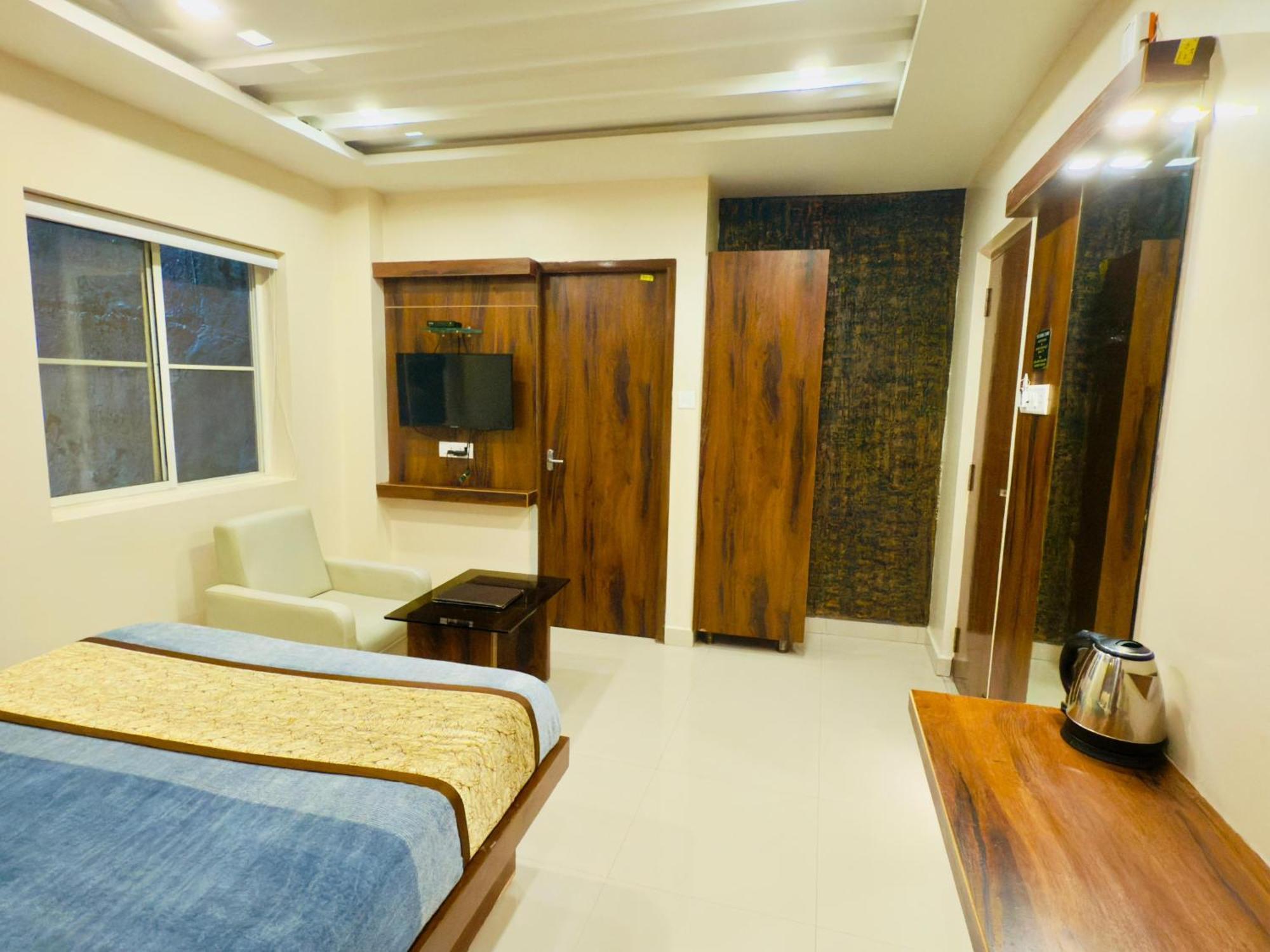 The Hydel Park Hotel Chennai Eksteriør billede