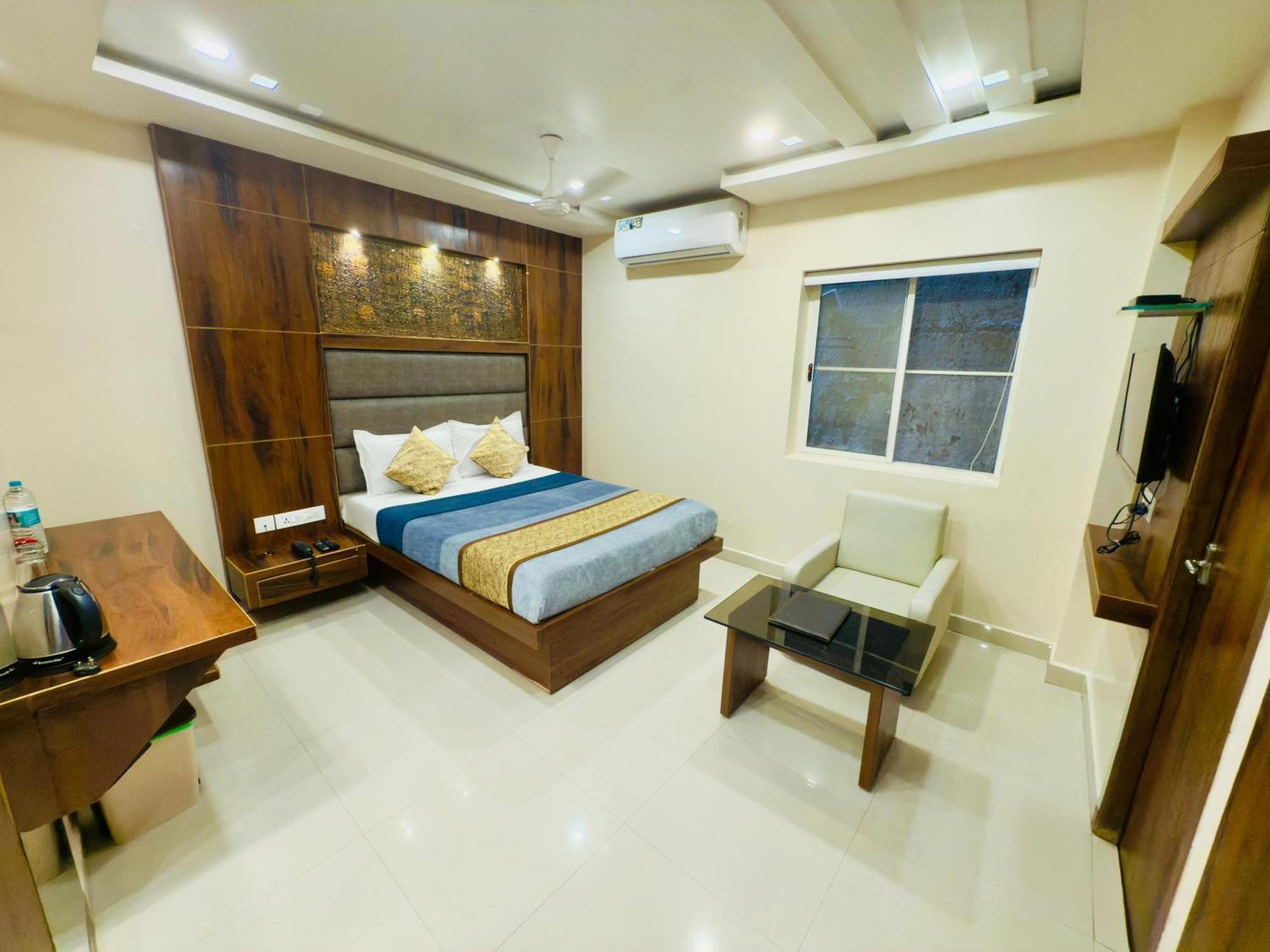 The Hydel Park Hotel Chennai Eksteriør billede