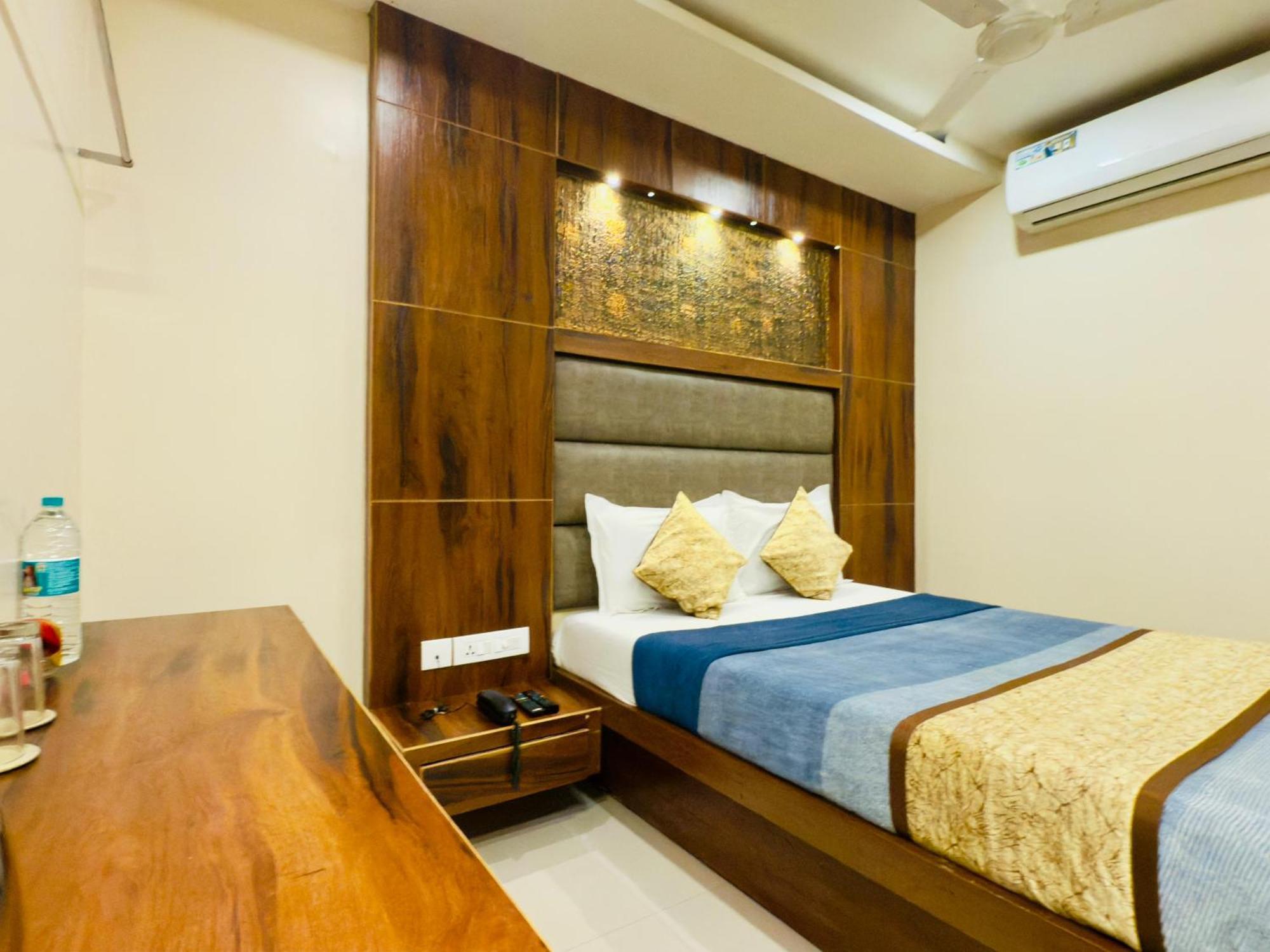 The Hydel Park Hotel Chennai Eksteriør billede
