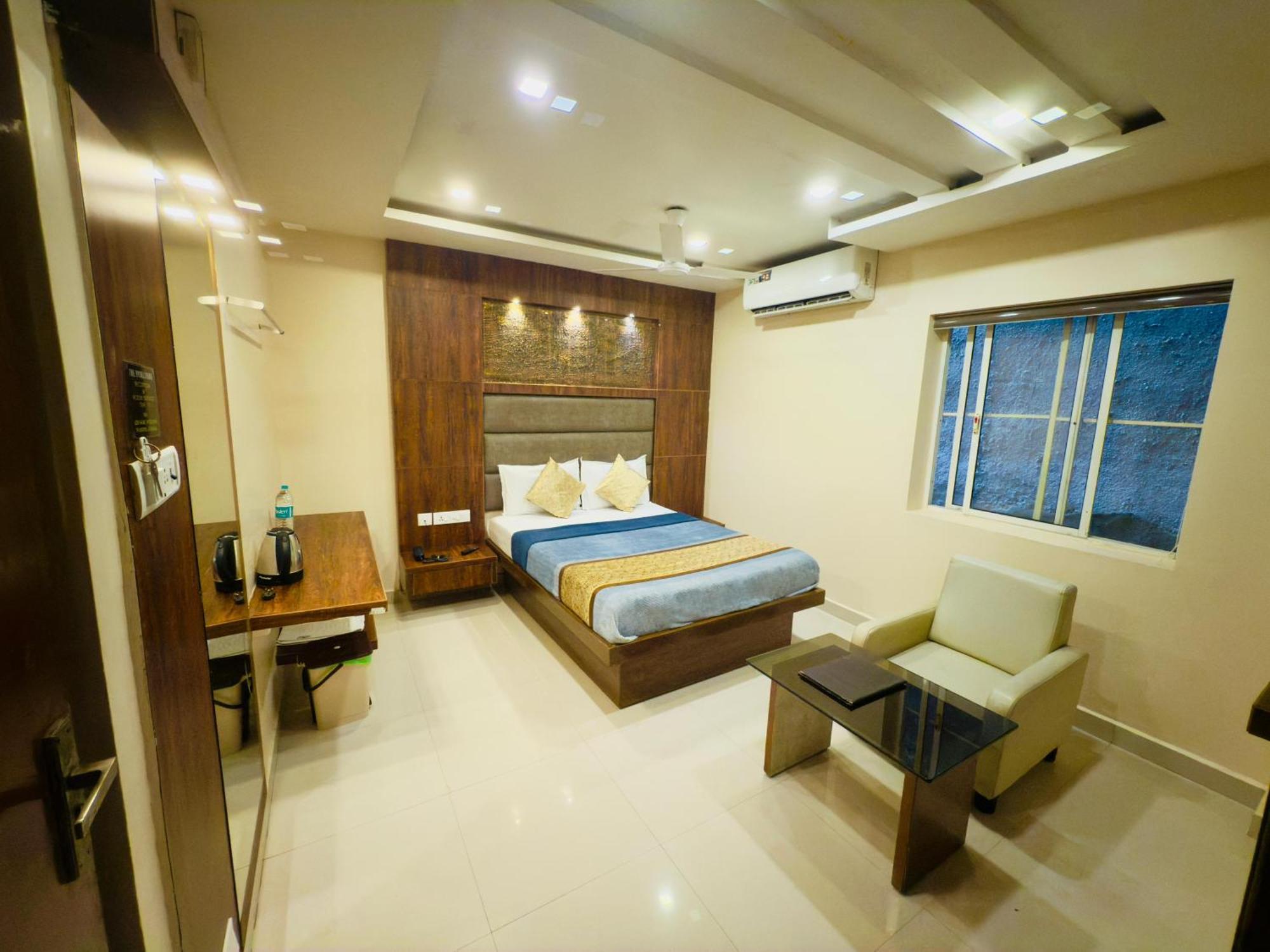 The Hydel Park Hotel Chennai Eksteriør billede