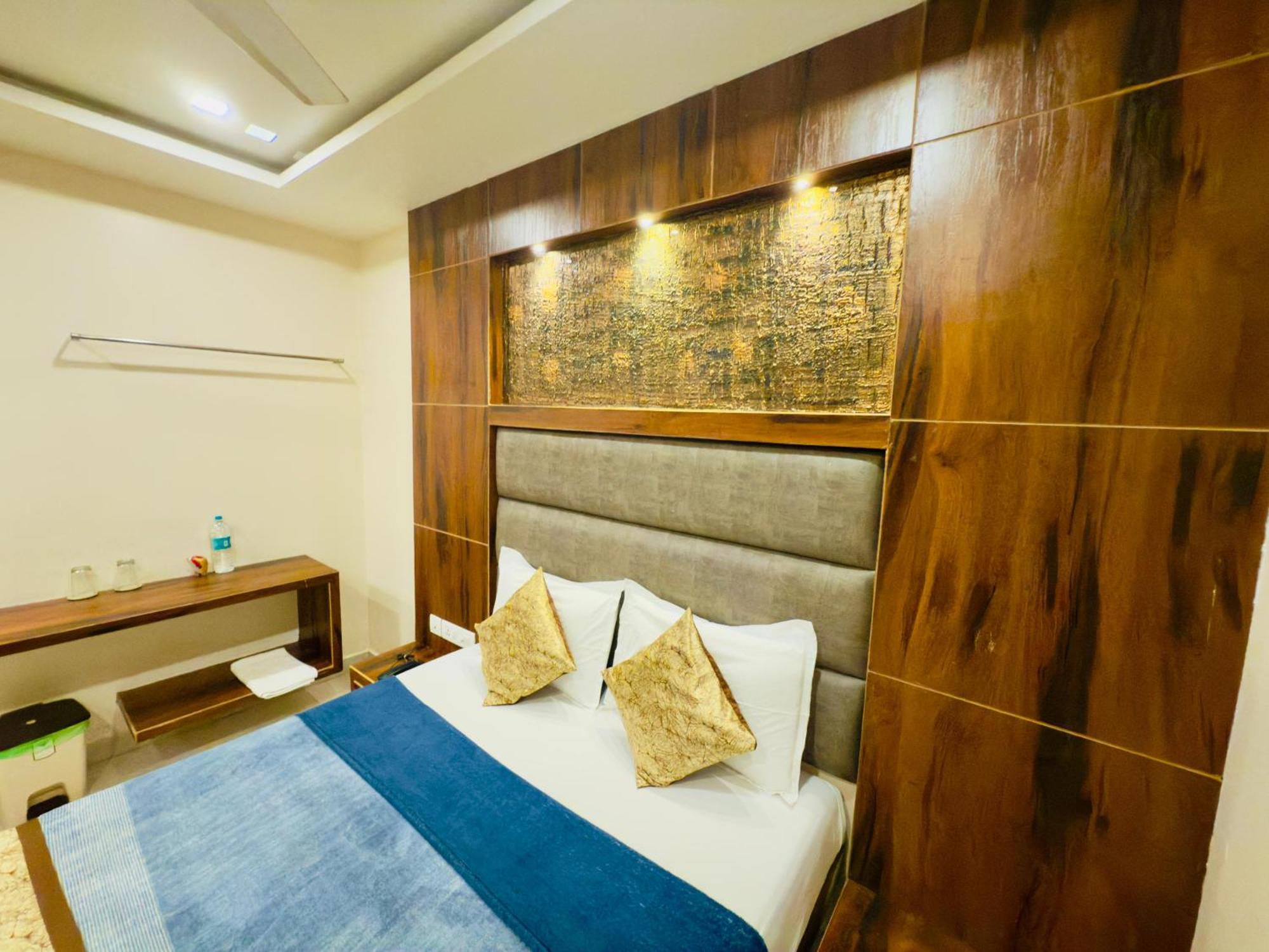 The Hydel Park Hotel Chennai Eksteriør billede