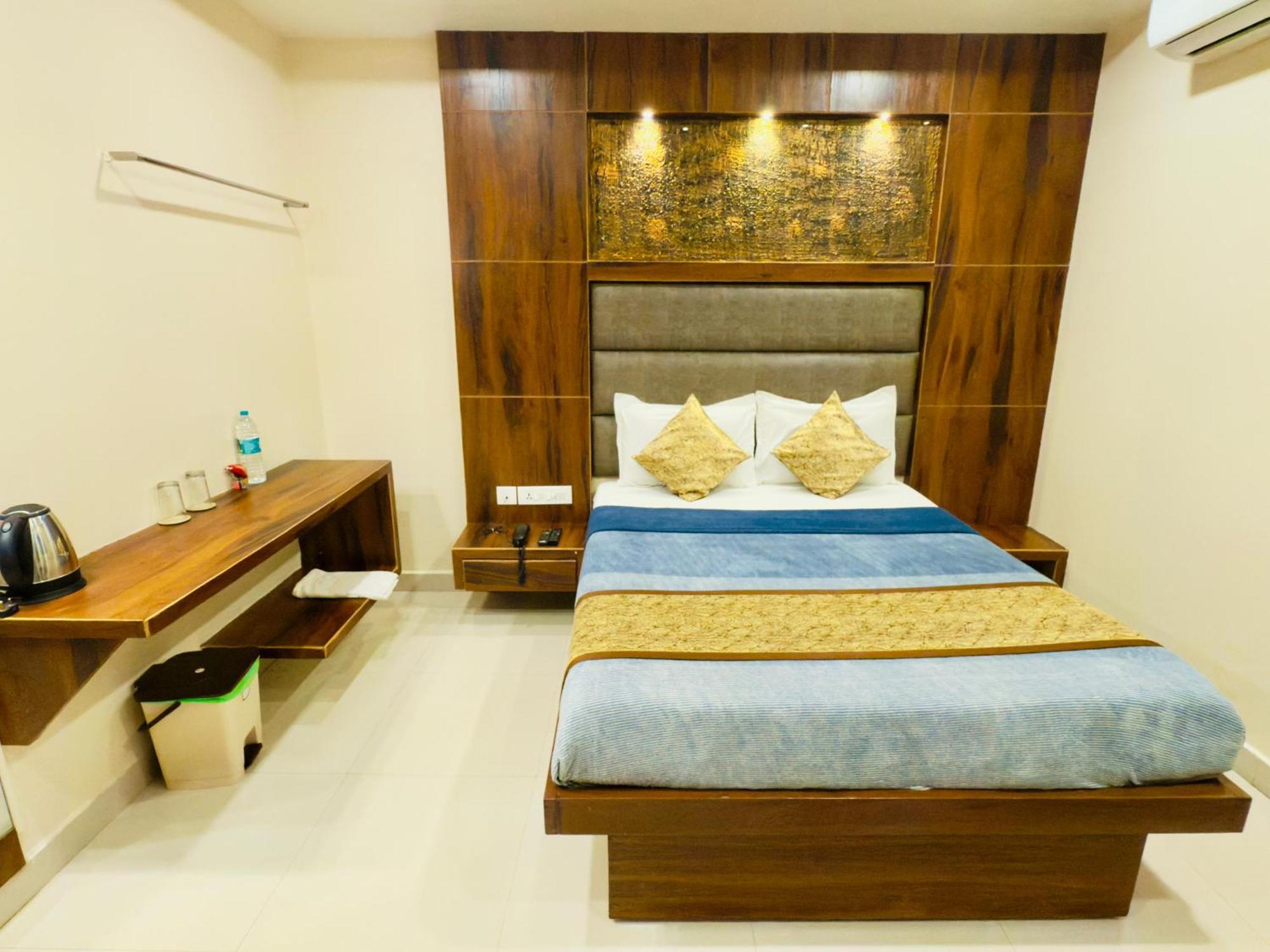 The Hydel Park Hotel Chennai Eksteriør billede