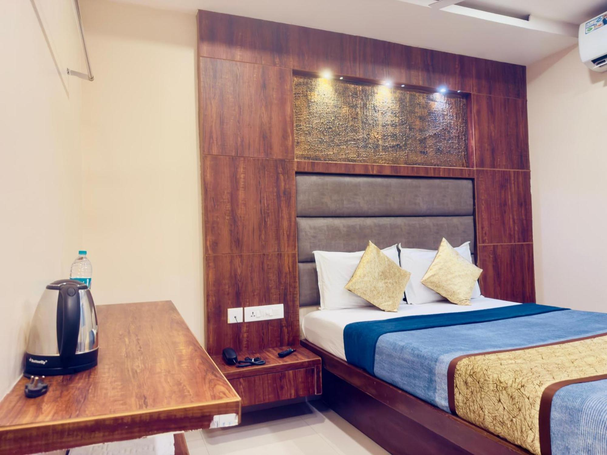 The Hydel Park Hotel Chennai Eksteriør billede