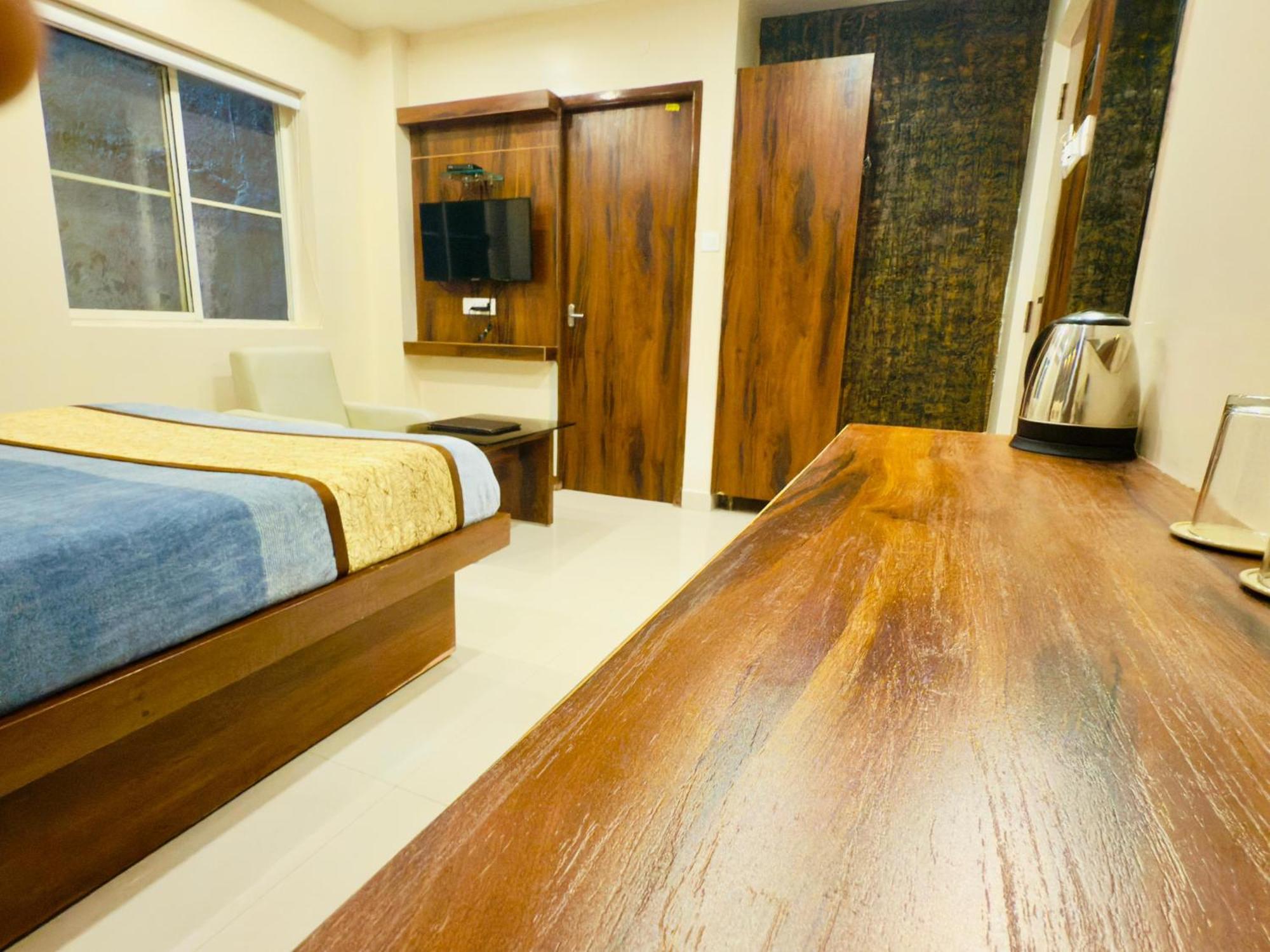 The Hydel Park Hotel Chennai Eksteriør billede