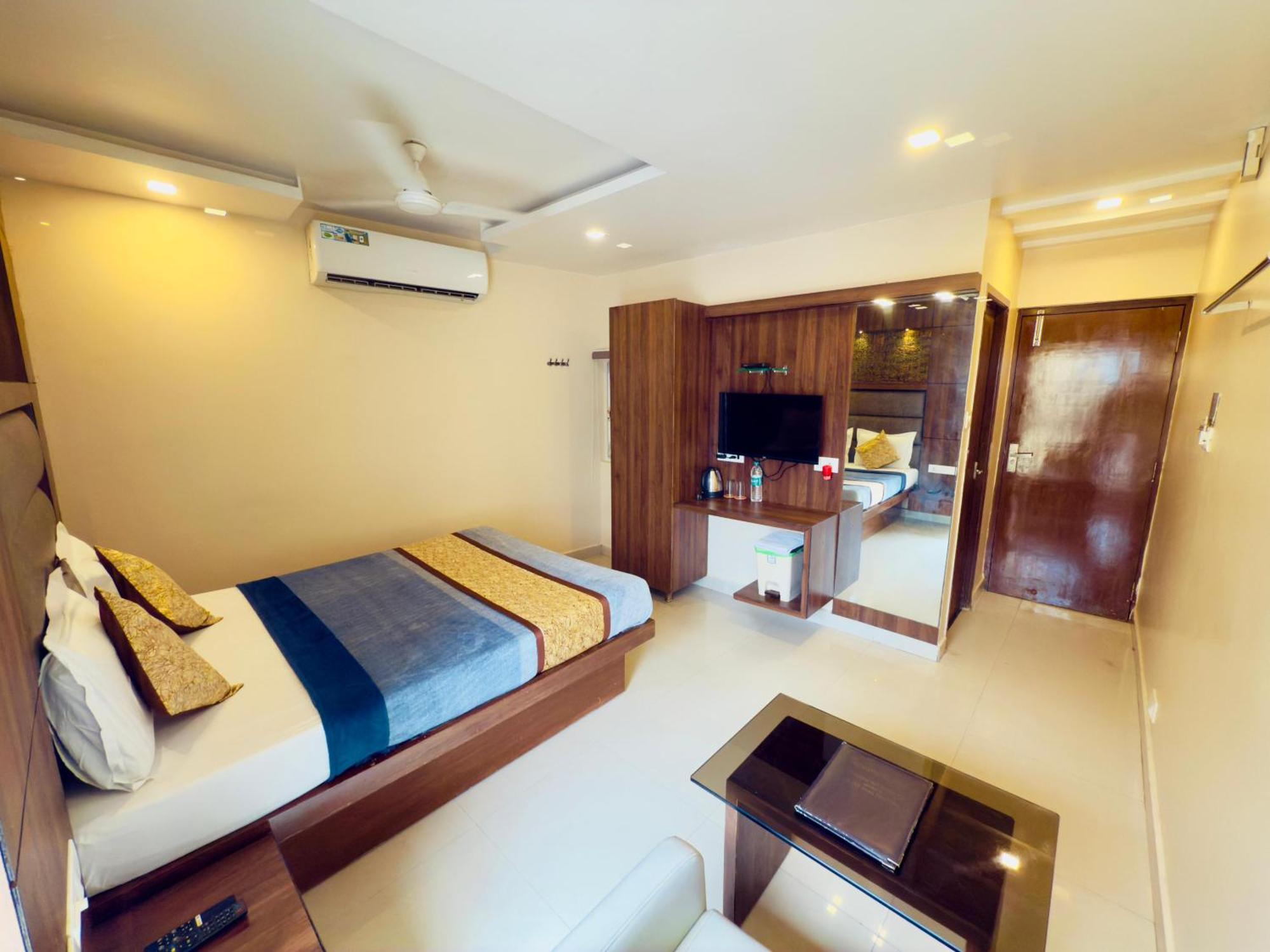 The Hydel Park Hotel Chennai Eksteriør billede