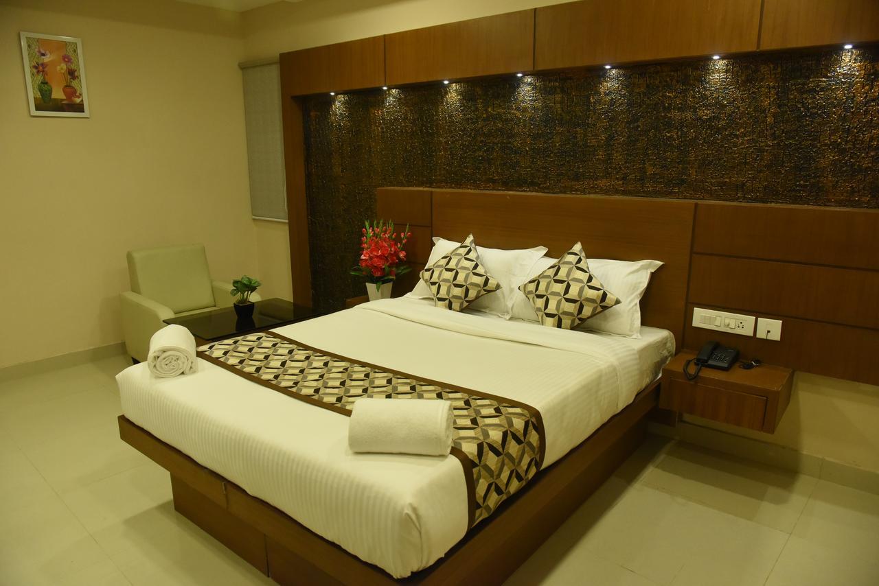 The Hydel Park Hotel Chennai Eksteriør billede